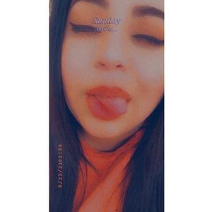 Meet your Posher, Alexia